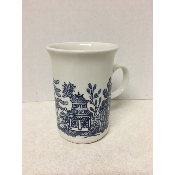 Oriental Scenery  Blue and White Made In England Ceramic Cup 4"Tall - Picture 1 of 8